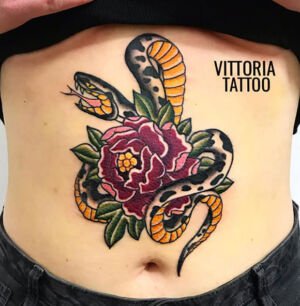 serpente peonia tattoo oldschool